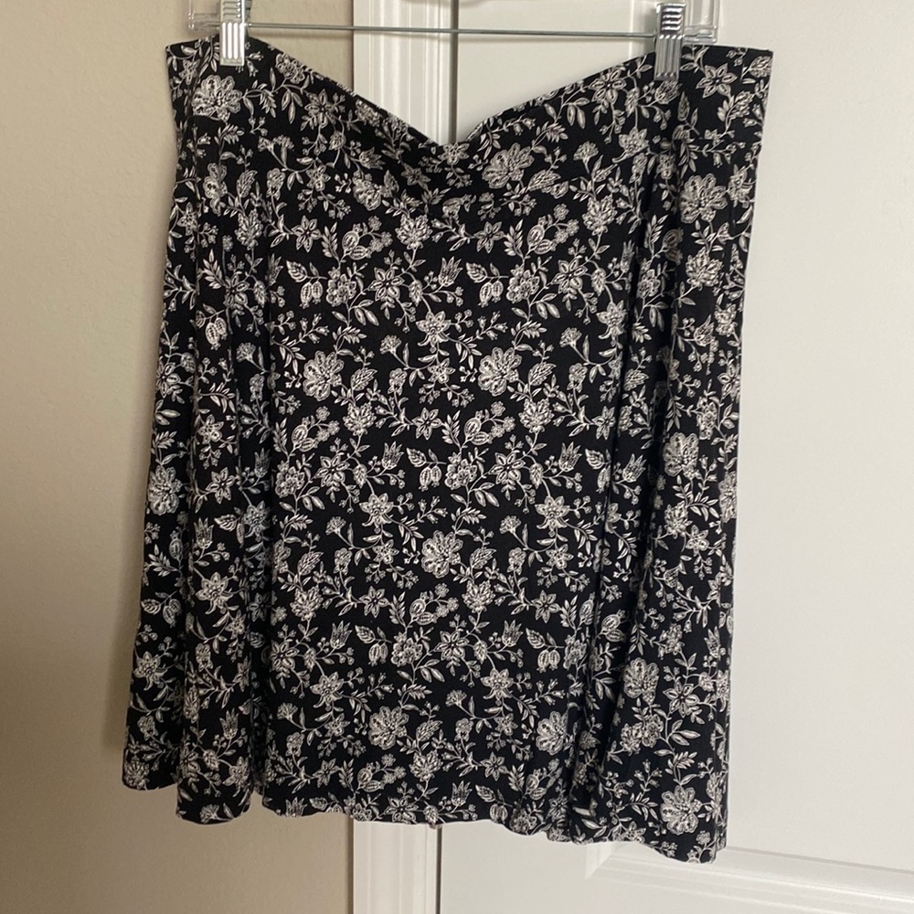 Loft black and white skirt